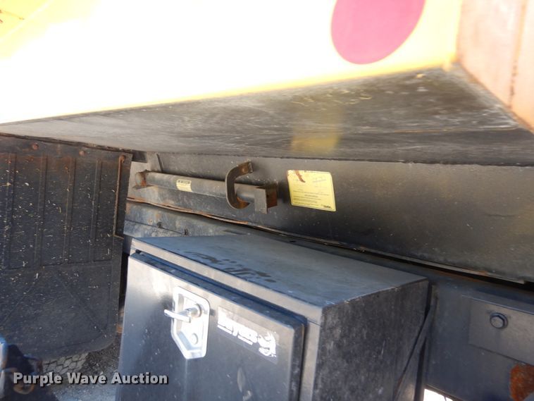 image for item IY9675 2002 International 2554  dump truck