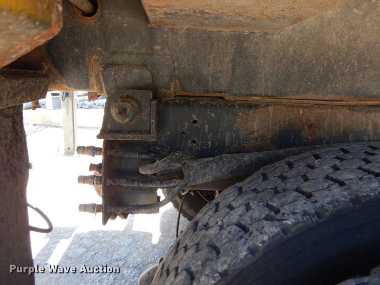 image for item IY9675 2002 International 2554  dump truck