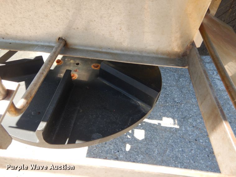 image for item IY9675 2002 International 2554  dump truck