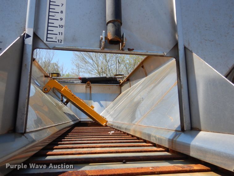 image for item IY9675 2002 International 2554  dump truck