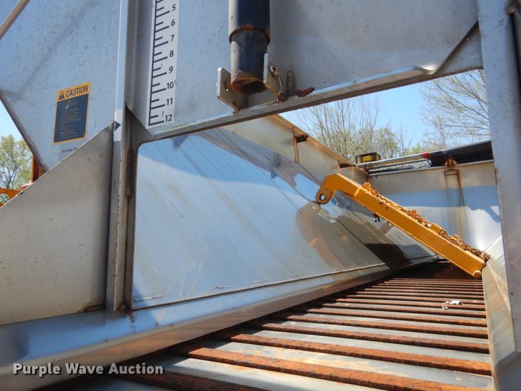 image for item IY9675 2002 International 2554  dump truck