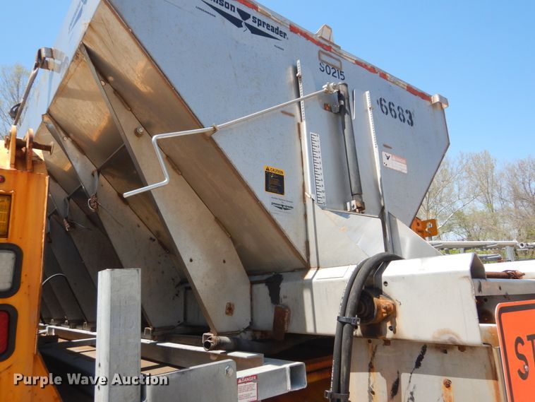 image for item IY9675 2002 International 2554  dump truck