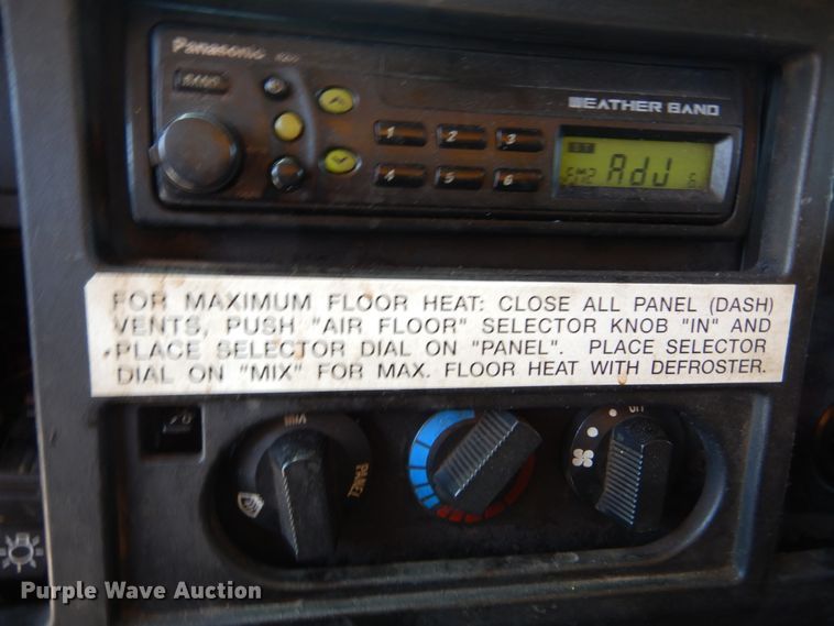 image for item IY9675 2002 International 2554  dump truck