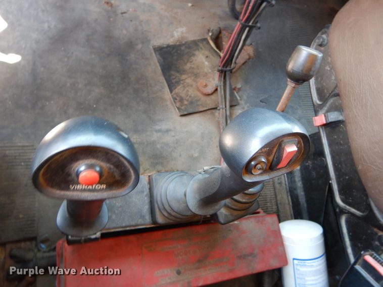 image for item IY9675 2002 International 2554  dump truck