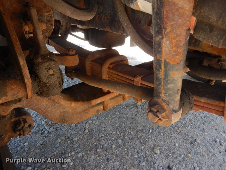 image for item IY9675 2002 International 2554  dump truck