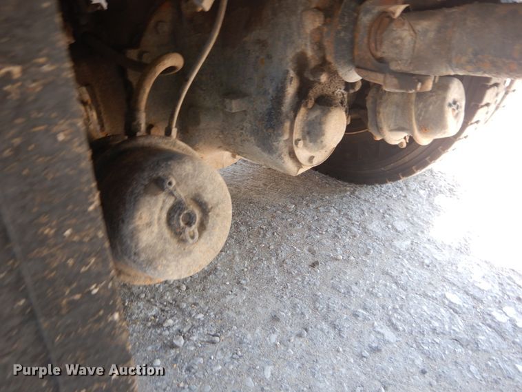 image for item IY9675 2002 International 2554  dump truck