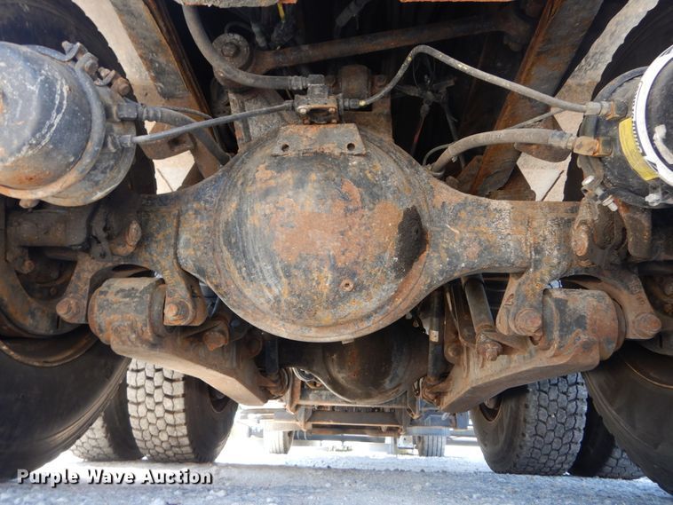 image for item IY9675 2002 International 2554  dump truck