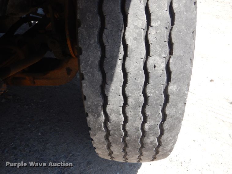 image for item IY9675 2002 International 2554  dump truck