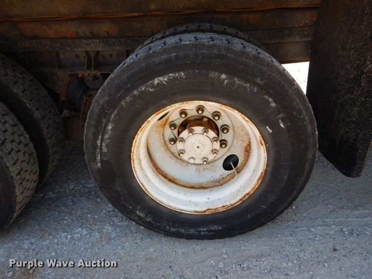 image for item IY9675 2002 International 2554  dump truck