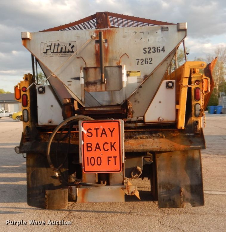 image for item IY9683 2002 International 4900  dump truck