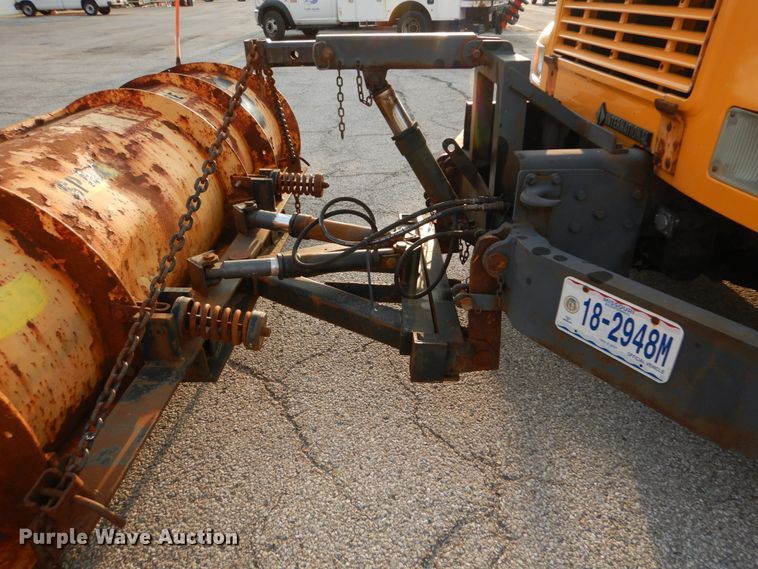 image for item IY9683 2002 International 4900  dump truck