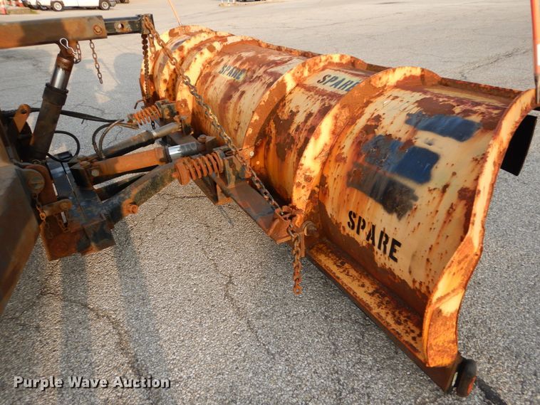 image for item IY9683 2002 International 4900  dump truck