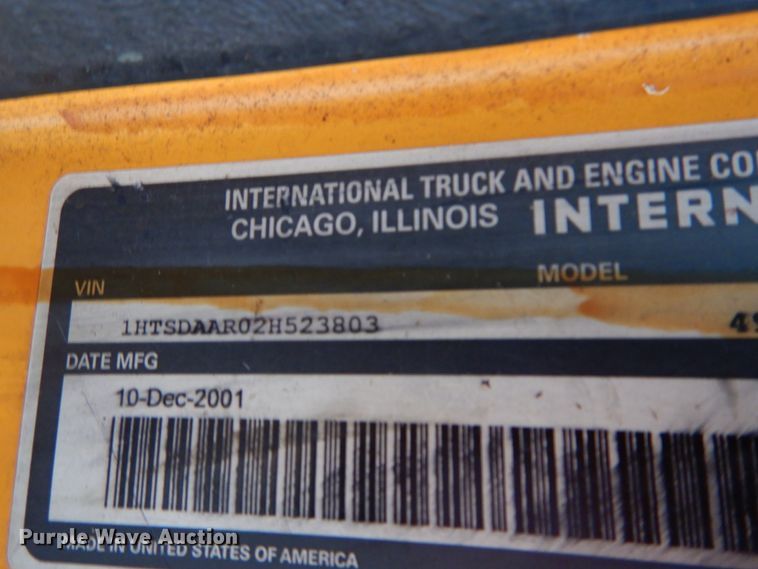 image for item IY9683 2002 International 4900  dump truck