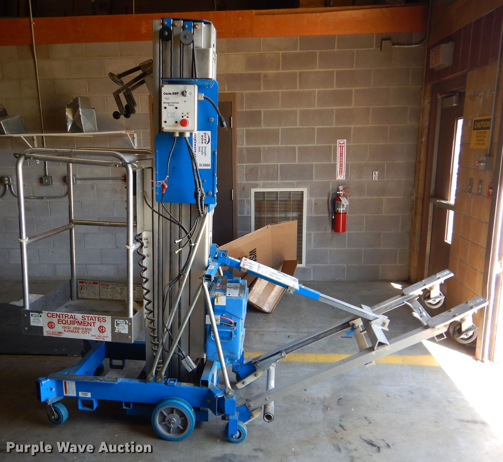 Genie AWP30 vertical lift in Garnett, KS | Item DL8860 sold | Purple Wave