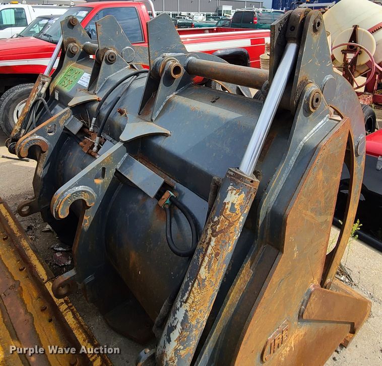 image for item DC6247 JRB 100"W grapple bucket