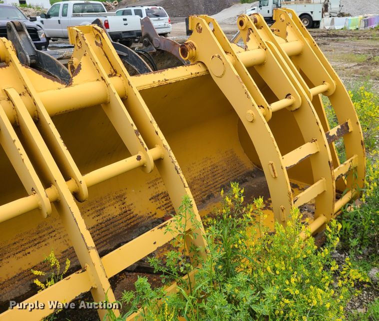 image for item DC6249 Dimas 106"W grapple bucket