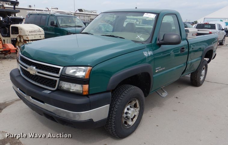 image for item DL8762 2006 Chevrolet Silverado 2500HD  pickup truck