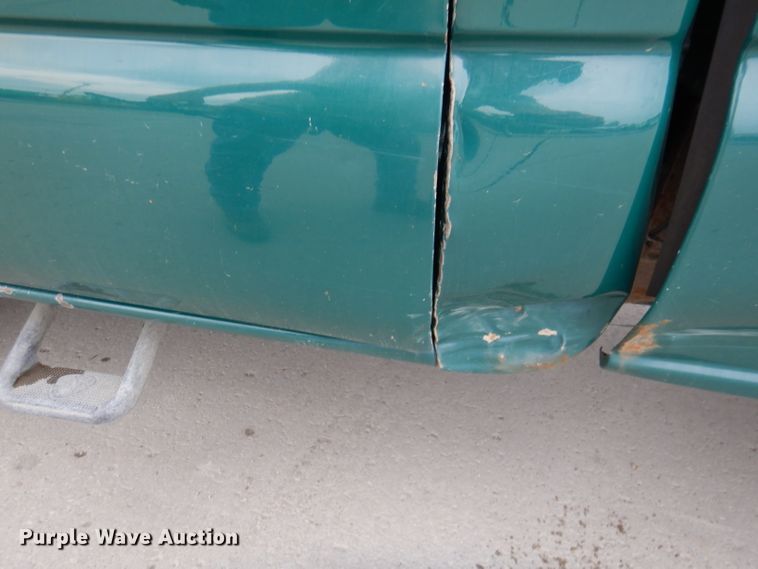 image for item DL8762 2006 Chevrolet Silverado 2500HD  pickup truck