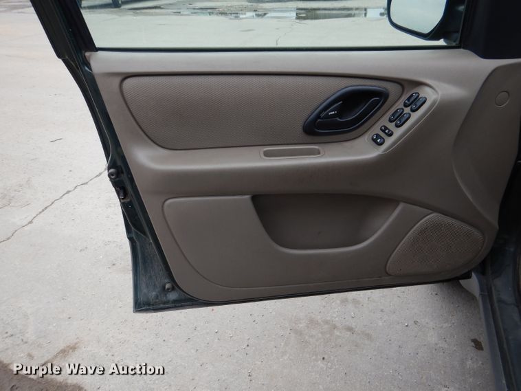 image for item DL8763 2002 Ford Escape  SUV