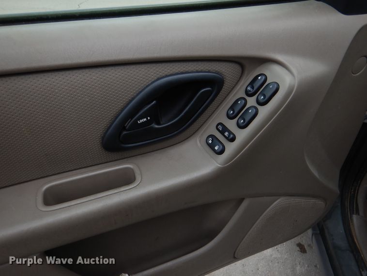 image for item DL8763 2002 Ford Escape  SUV