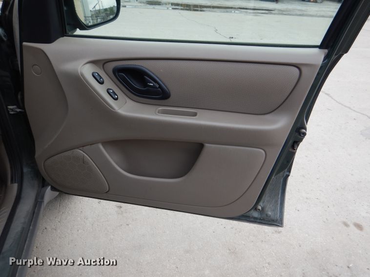 image for item DL8763 2002 Ford Escape  SUV