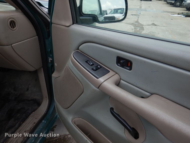 image for item DL8765 2006 Chevrolet Silverado 2500HD  pickup truck