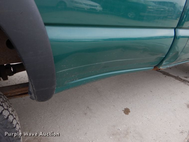 image for item DL8765 2006 Chevrolet Silverado 2500HD  pickup truck