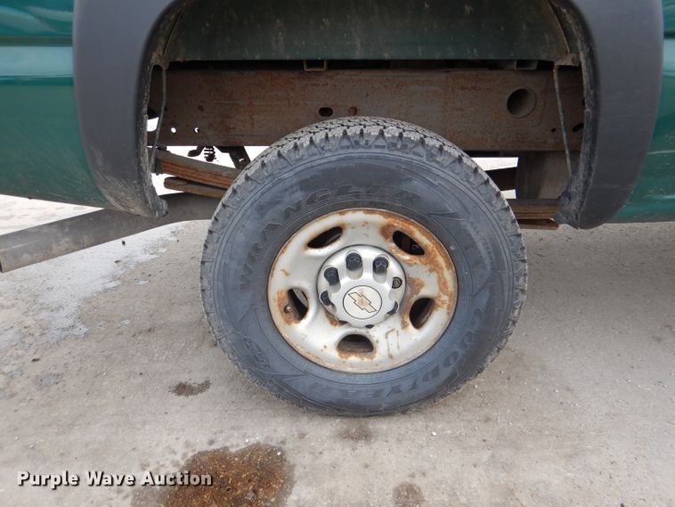 image for item DL8765 2006 Chevrolet Silverado 2500HD  pickup truck