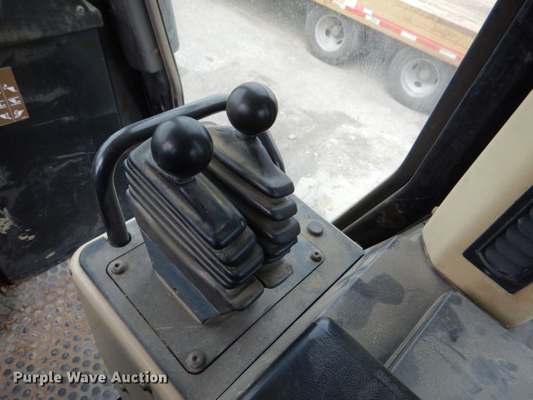 image for item DL8767 Caterpillar 953C  track loader