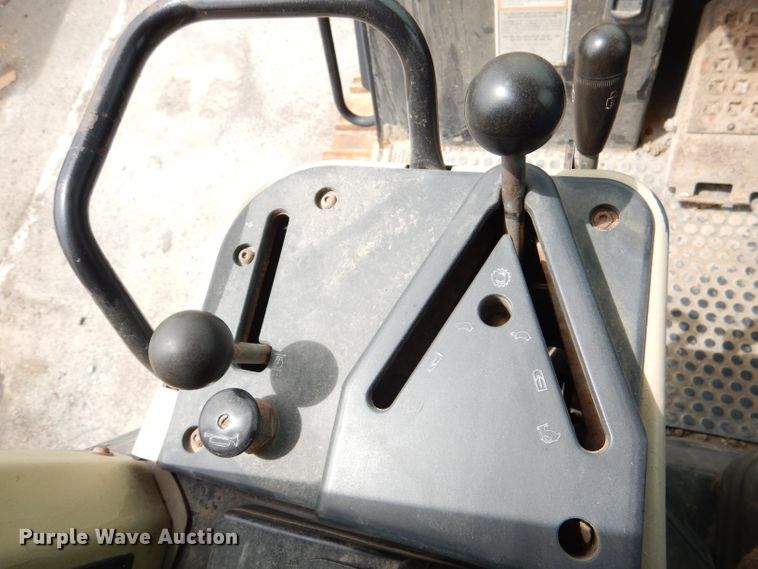 image for item DL8767 Caterpillar 953C  track loader