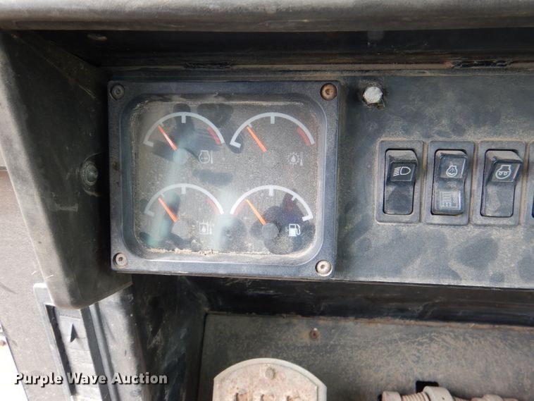 image for item DL8767 Caterpillar 953C  track loader