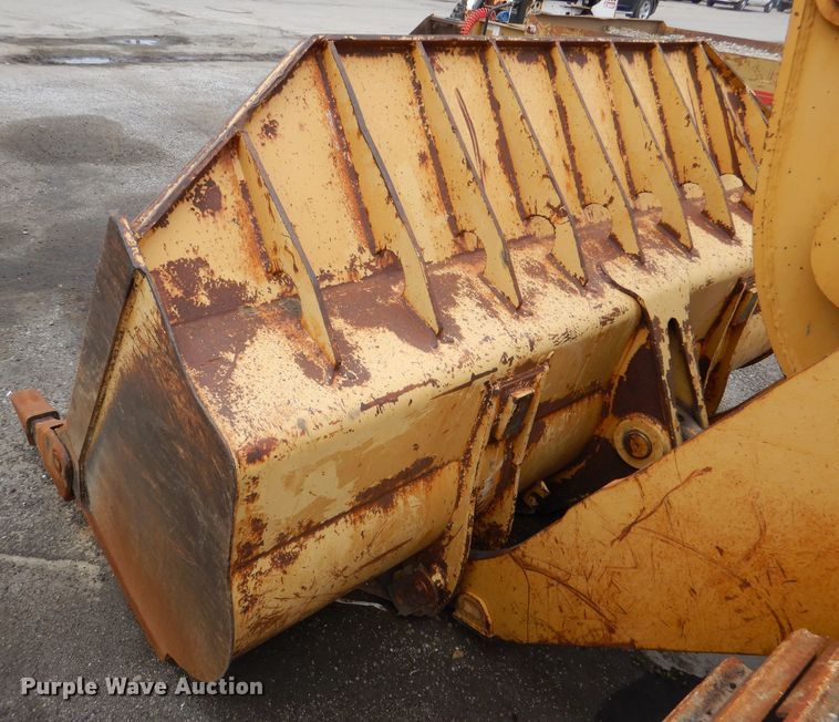 image for item DL8767 Caterpillar 953C  track loader