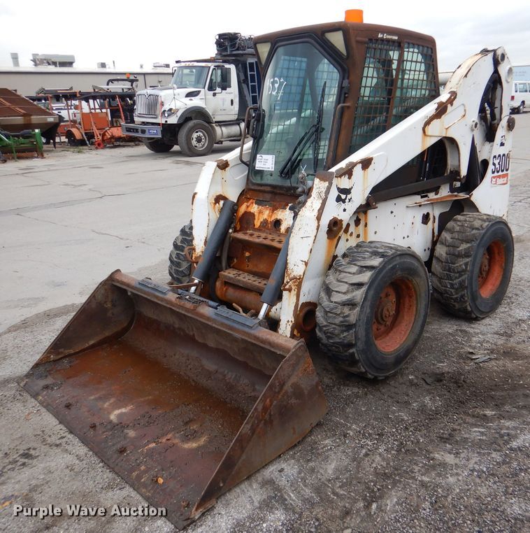 image for item DL8768 2009 Bobcat S300  skid steer loader