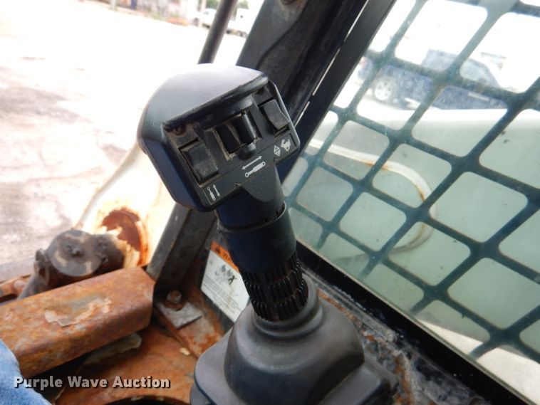 image for item DL8768 2009 Bobcat S300  skid steer loader