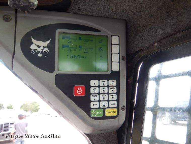 image for item DL8768 2009 Bobcat S300  skid steer loader