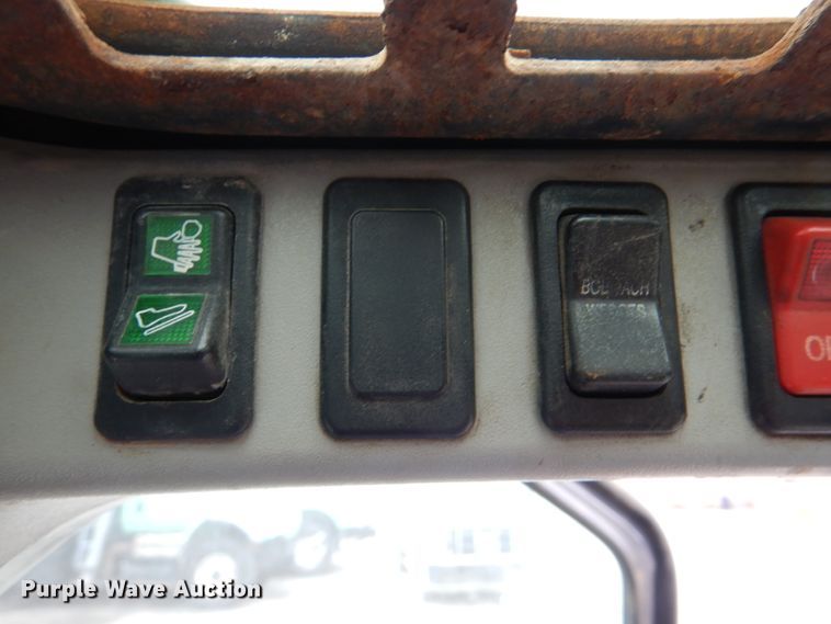 image for item DL8768 2009 Bobcat S300  skid steer loader