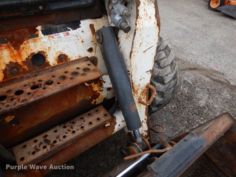 image for item DL8768 2009 Bobcat S300  skid steer loader