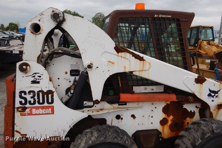 image for item DL8768 2009 Bobcat S300  skid steer loader