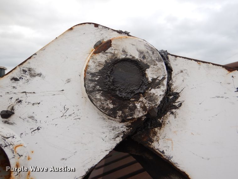 image for item DL8768 2009 Bobcat S300  skid steer loader