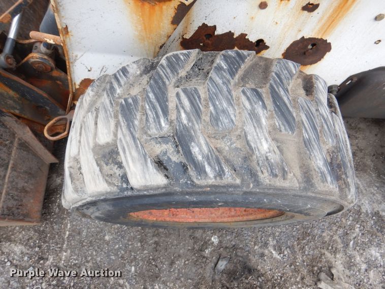 image for item DL8768 2009 Bobcat S300  skid steer loader