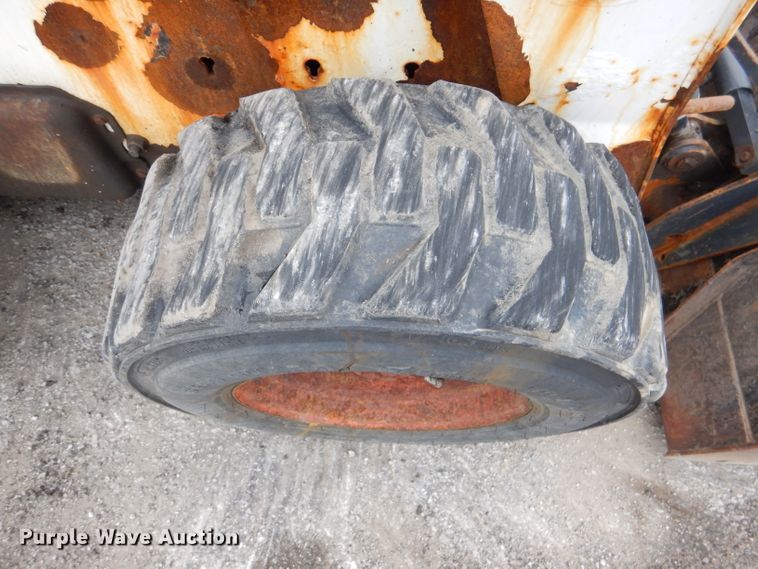 image for item DL8768 2009 Bobcat S300  skid steer loader