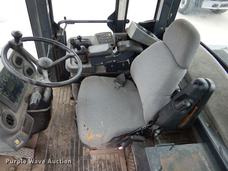 image for item DL8771 2006 John Deere 544J  wheel loader