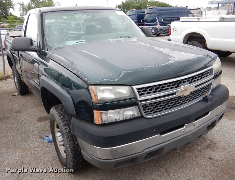 image for item DL8772 2005 Chevrolet Silverado 2500HD  pickup truck