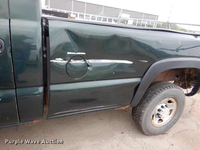 image for item DL8772 2005 Chevrolet Silverado 2500HD  pickup truck