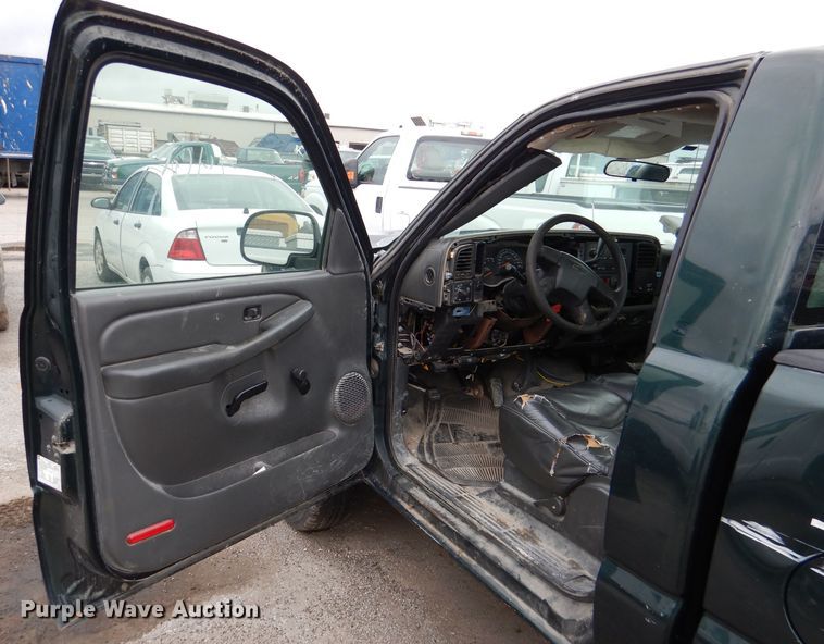 image for item DL8772 2005 Chevrolet Silverado 2500HD  pickup truck