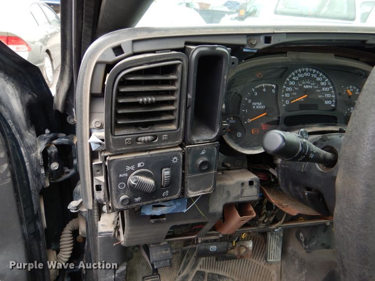 image for item DL8772 2005 Chevrolet Silverado 2500HD  pickup truck