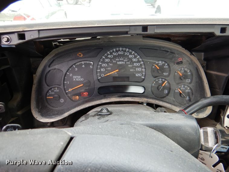 image for item DL8772 2005 Chevrolet Silverado 2500HD  pickup truck