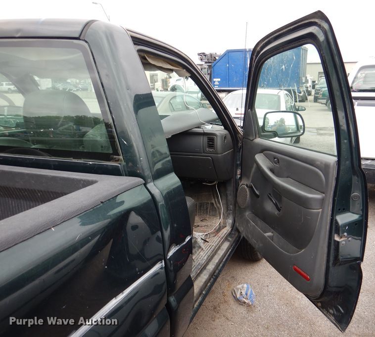 image for item DL8772 2005 Chevrolet Silverado 2500HD  pickup truck