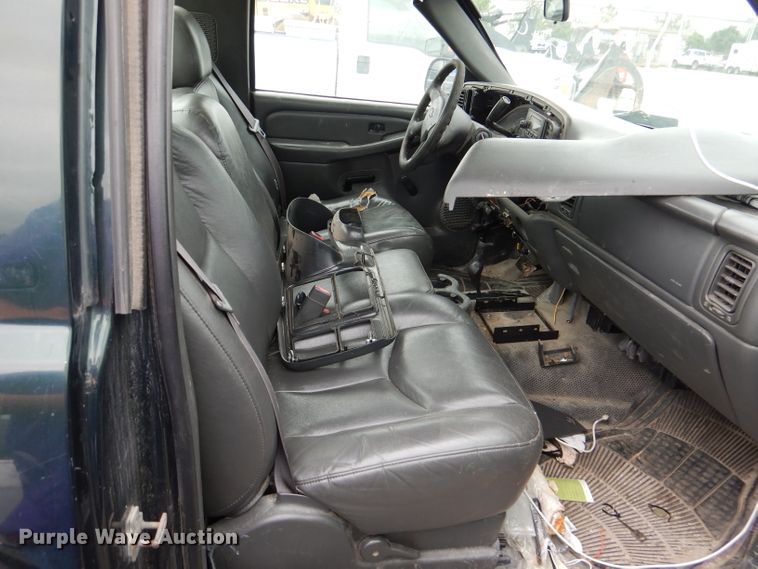 image for item DL8772 2005 Chevrolet Silverado 2500HD  pickup truck