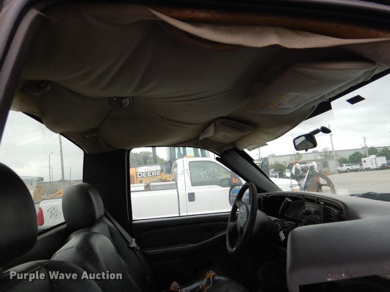 image for item DL8772 2005 Chevrolet Silverado 2500HD  pickup truck